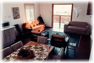 Giraffe Cottage Self-catering at Nsele Safaris & Lodge near Orpen Gate